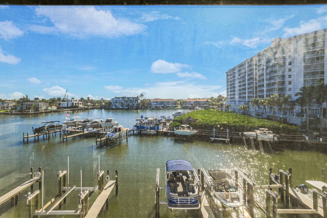 271 Southbay Dr #240, Naples, FL 34108