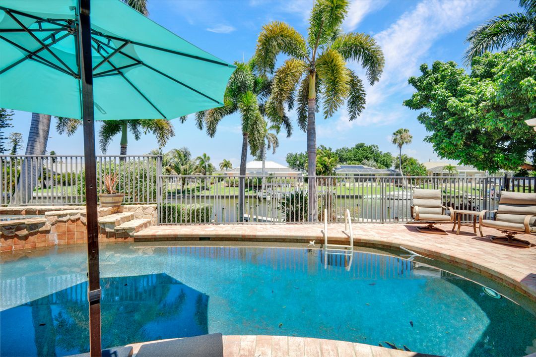 703 SE 33rd Terrace, Cape Coral, FL 33904