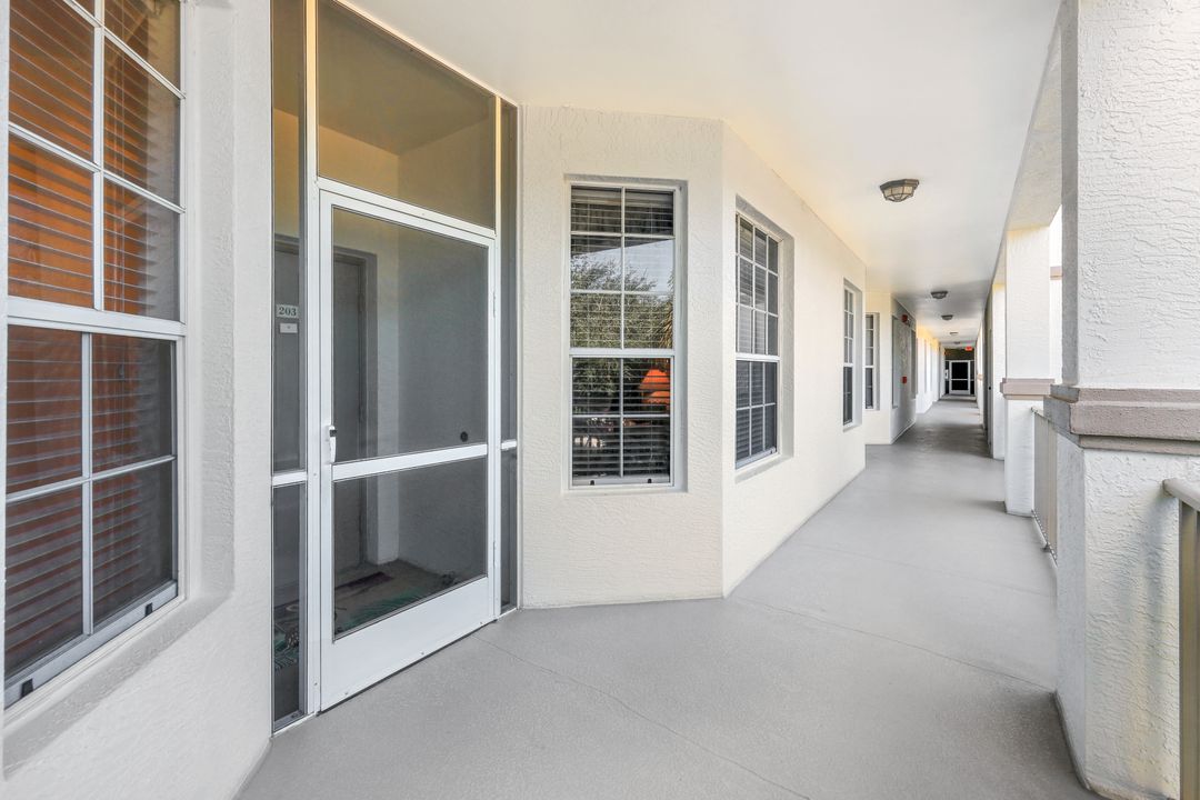 8241 Parkstone Pl #203, Naples, FL 34120