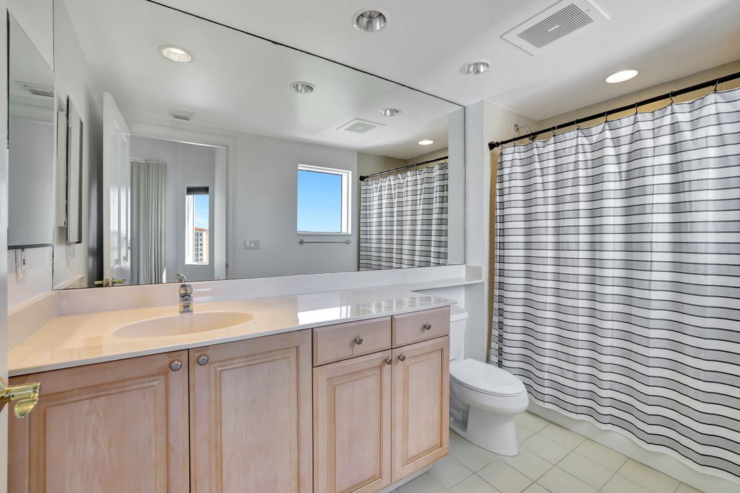 1060 Borghese Ln #2001, Naples, FL 34114