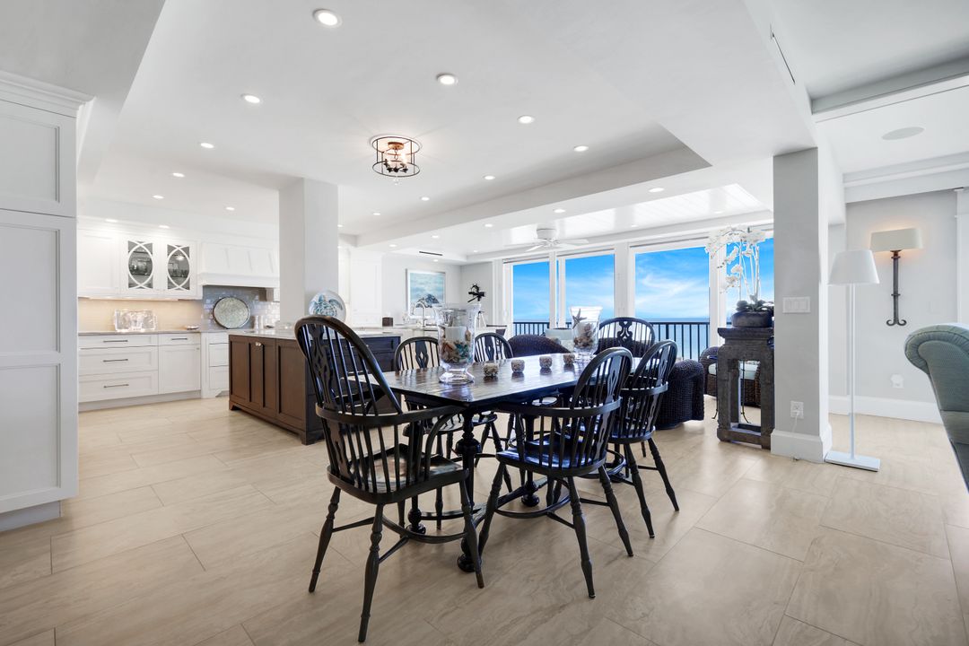 1285 Gulf Shore Blvd N #3B, Naples, FL 34102