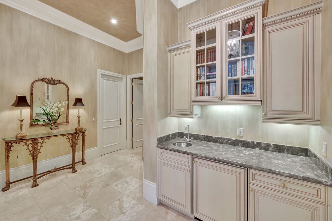 3118 Dahlia Way, Naples, FL 34105