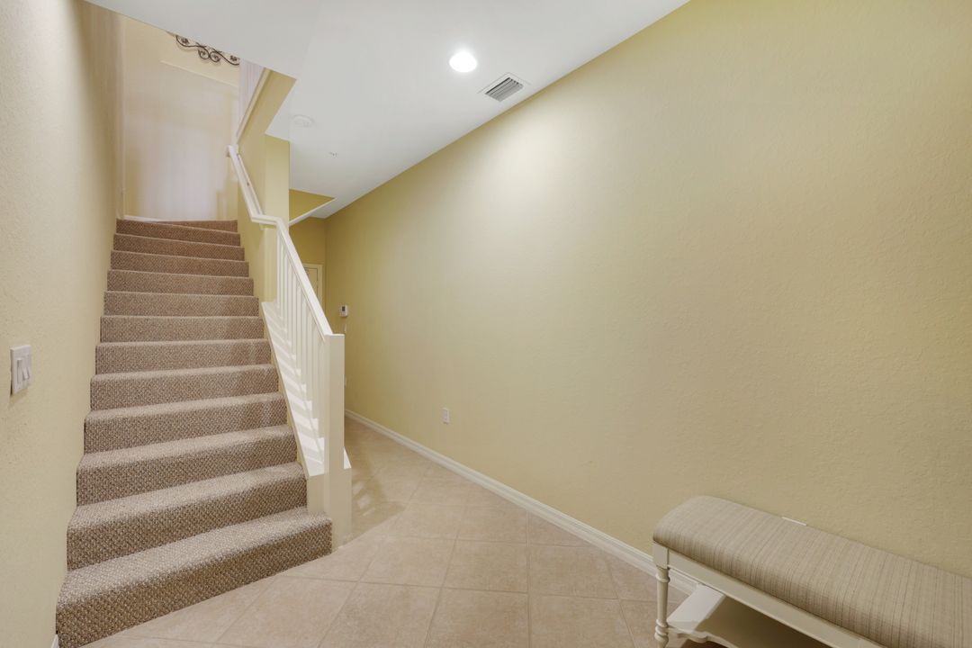 9027 Alturas Ln #3304, Naples, FL 34113