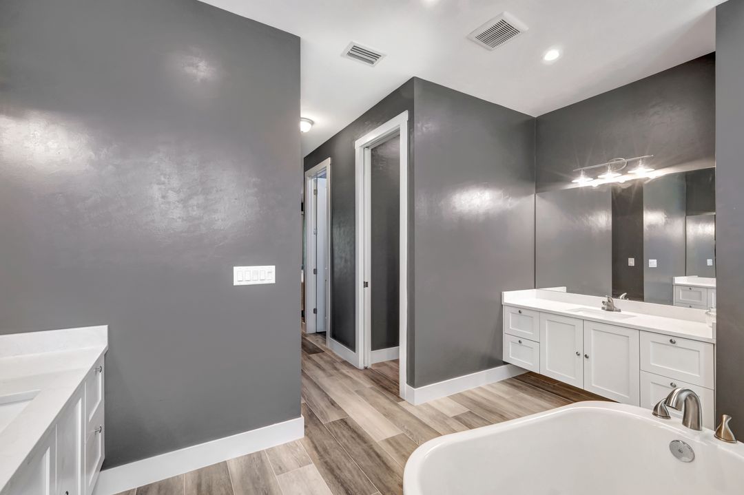 2801 NW 15th St, Cape Coral, FL 33993