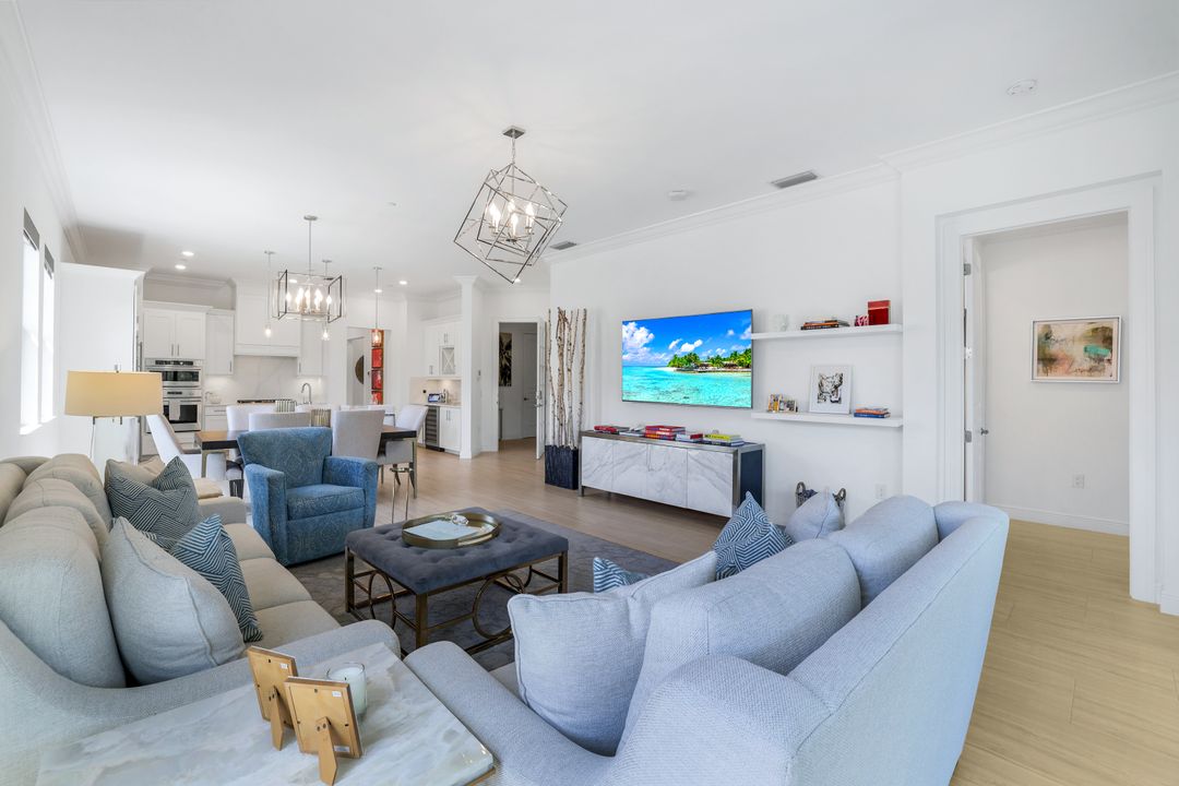 16374 Viansa Wy #302, Naples, FL 34110