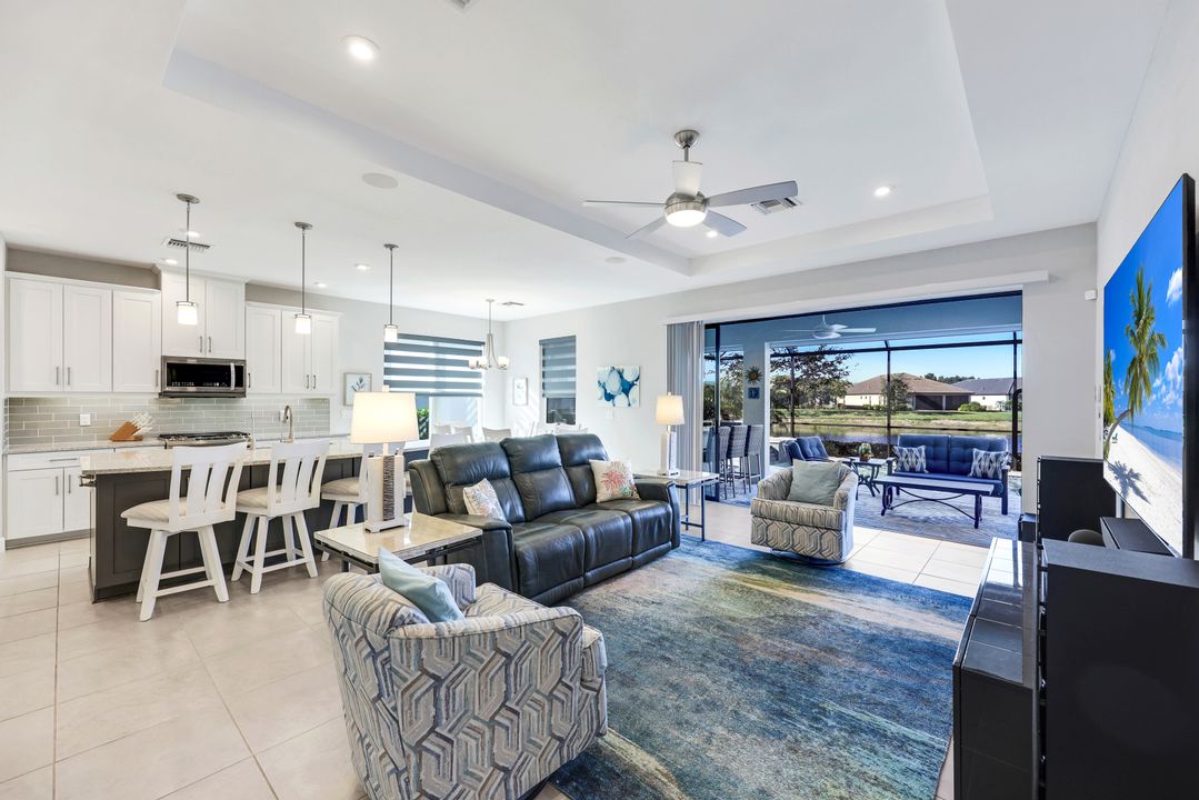 8262 Promoso Ct, Naples, FL 34114