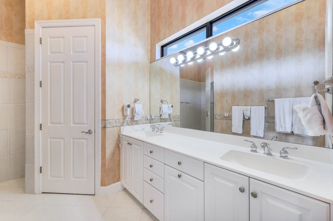 833 Swan Dr, Marco Island, FL 34145