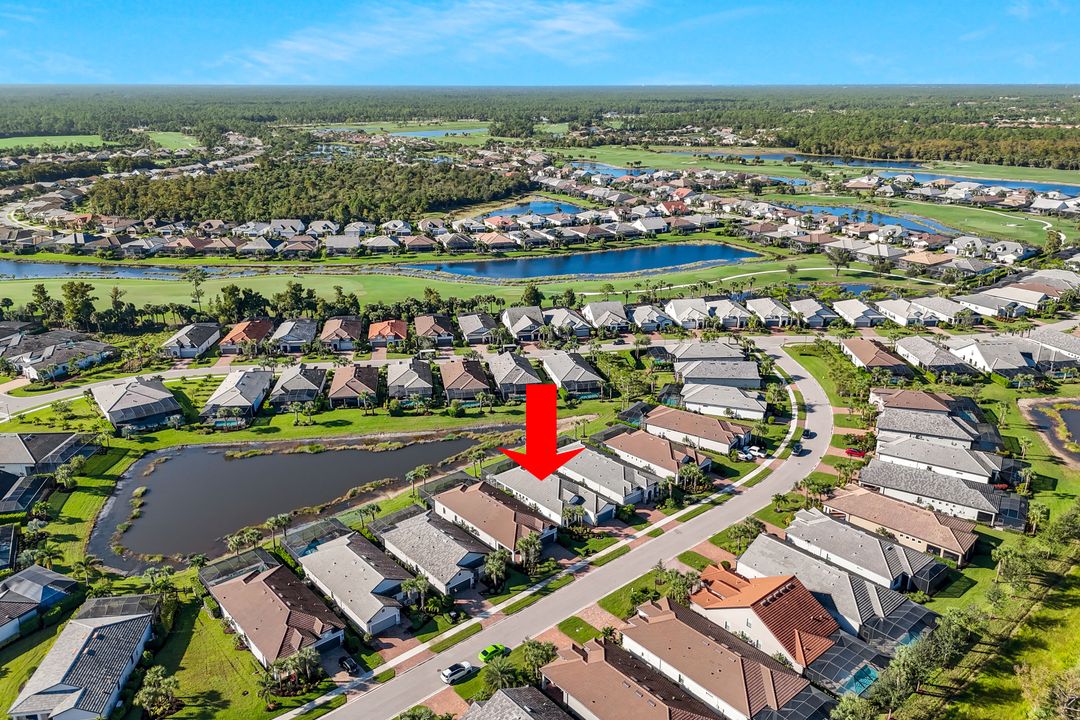 9815 Everglades Dr, Naples, FL 34120