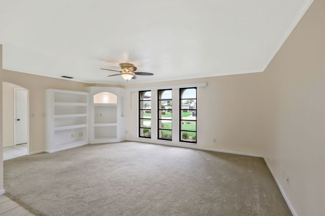 900 SW 54th Ln, Cape Coral, FL 33914