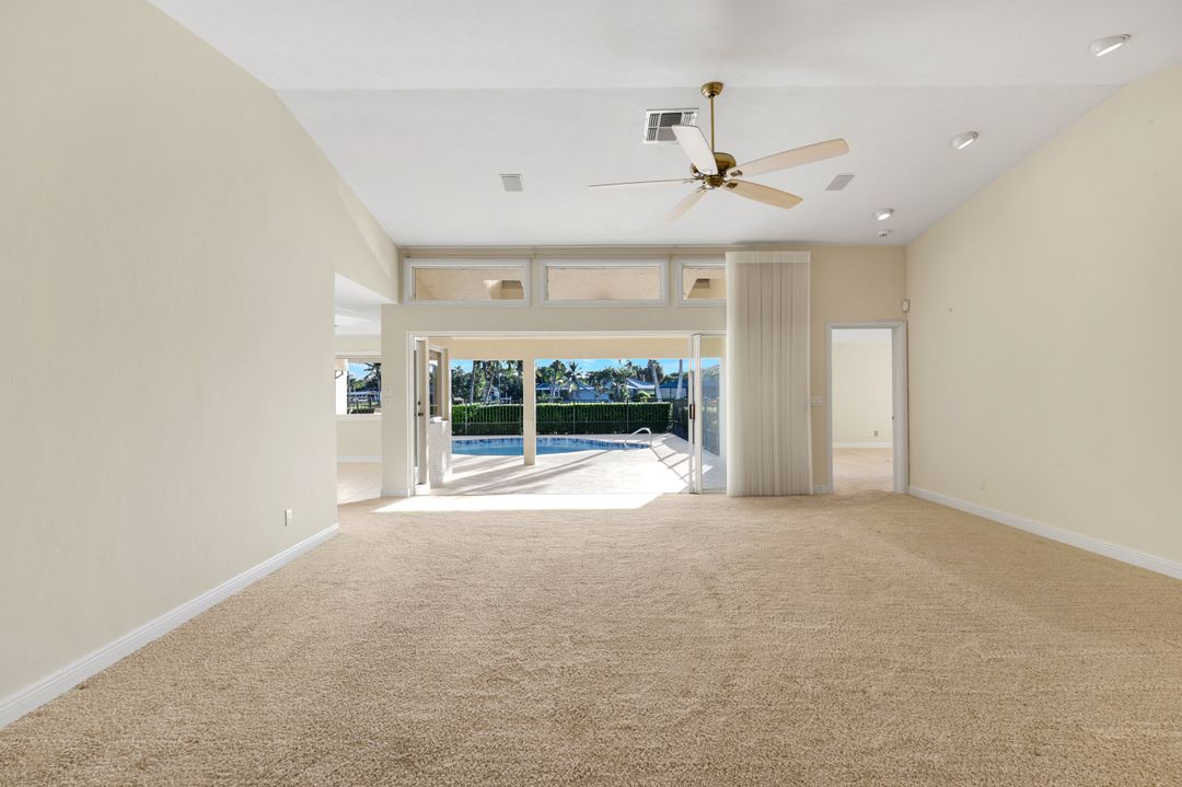 954 Bal Isle Dr, Fort Myers, FL 33919