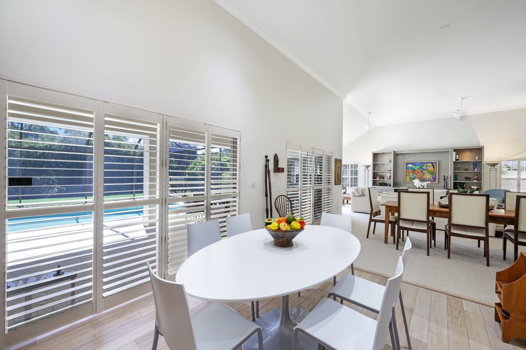 382 Carlton Pl, Naples, FL 34108