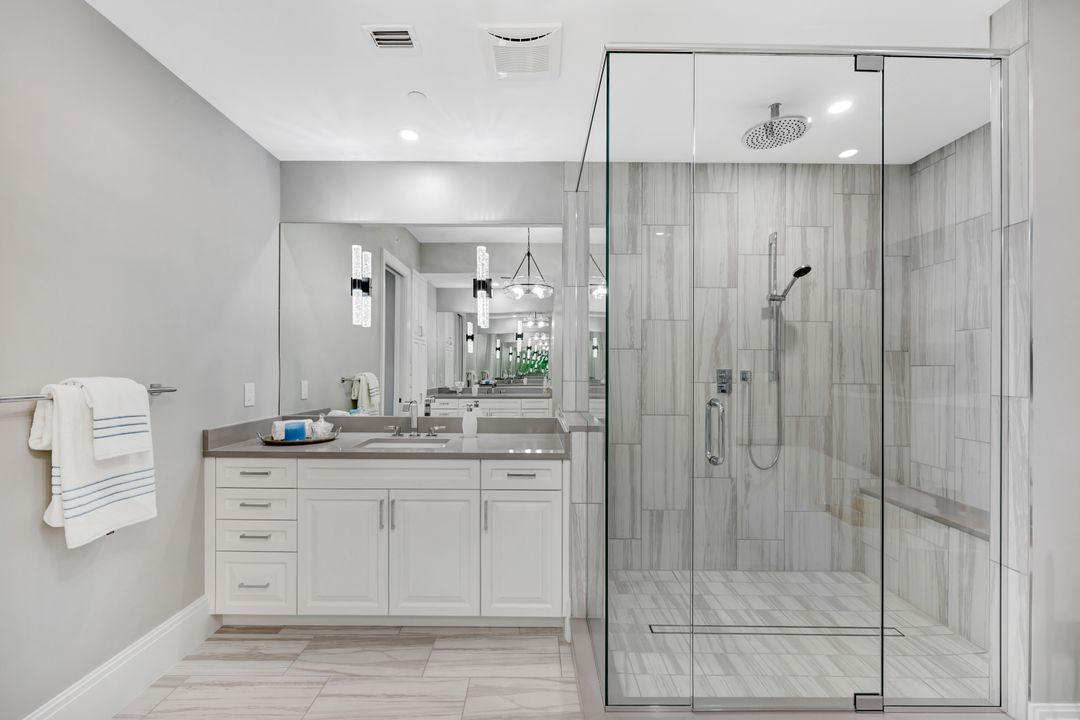 1130 3rd Ave S #512, Naples, FL 34102