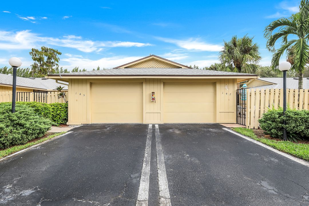 147 Forest Lakes Blvd #147, Naples, FL 34105