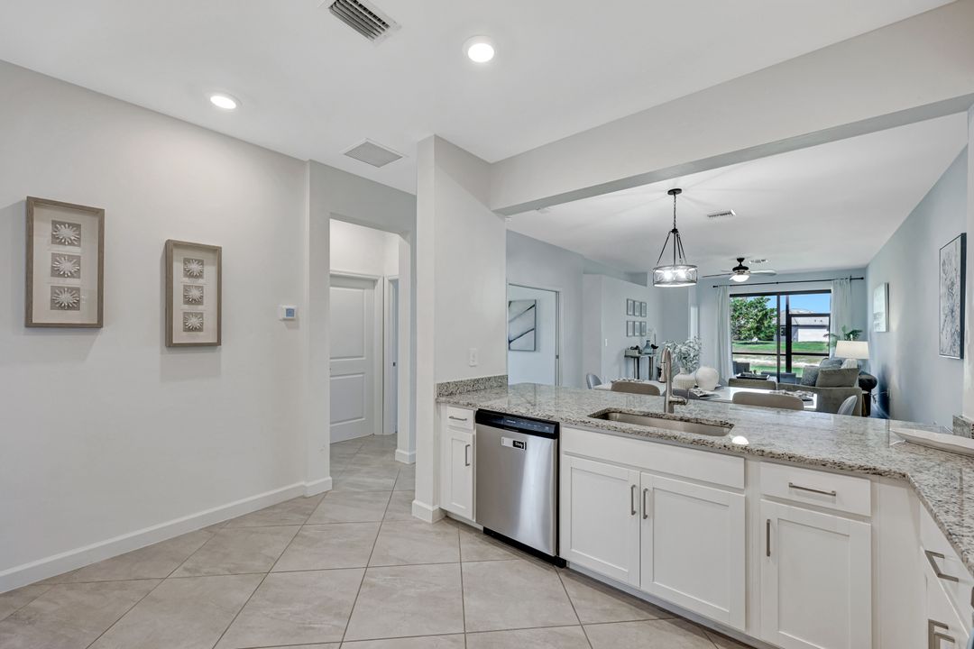 13842 Hunter Oak Dr, Fort Myers, FL 33913