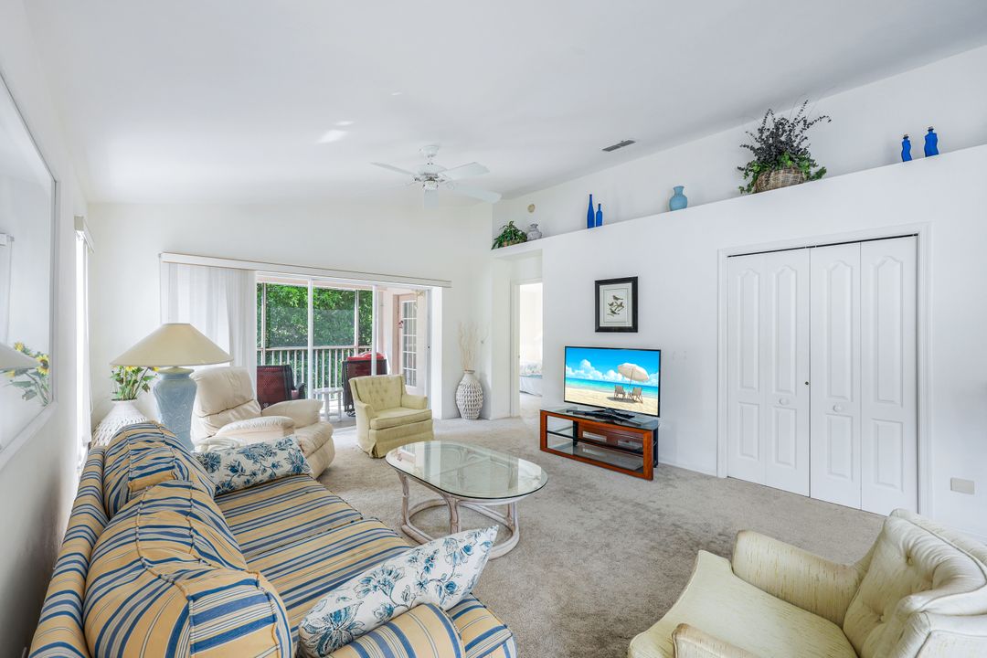 1036 Mainsail Dr #722, Naples, FL 34114