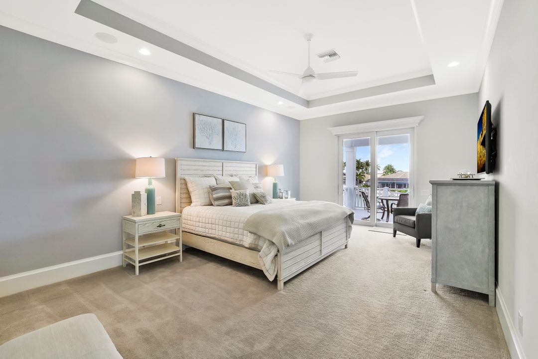 689 Pelican Ct, Marco Island, FL 34145