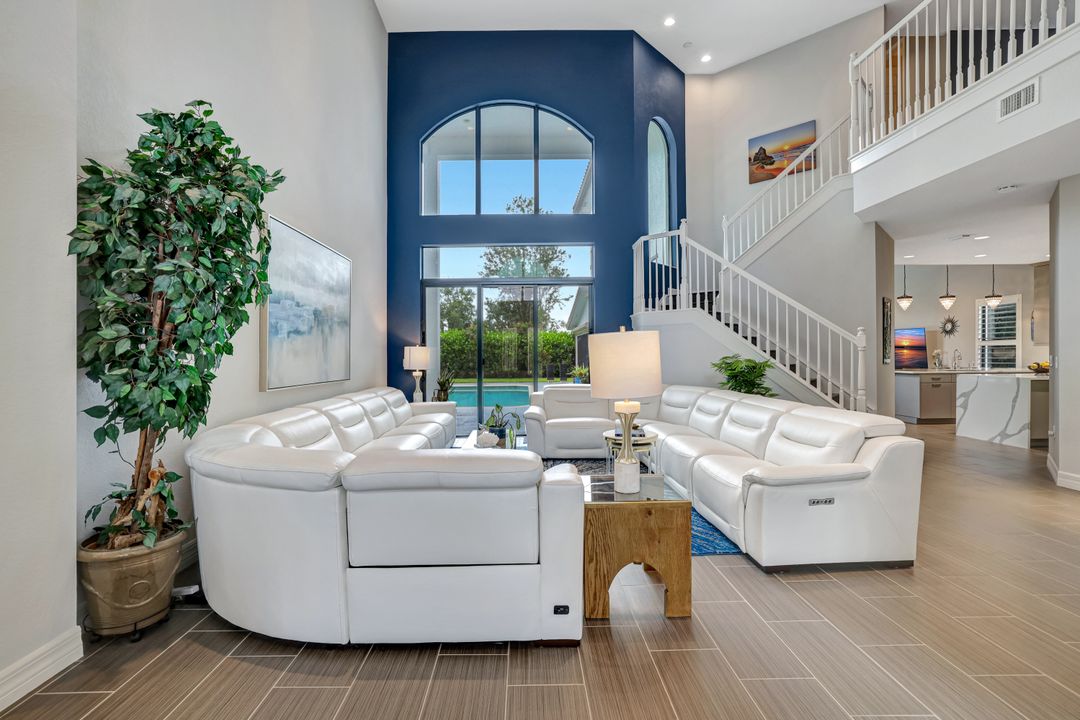 2930 Cinnamon Bay Cir, Naples, FL 34119