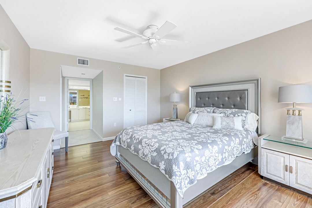 21 Bluebill Ave, Naples, FL 34108