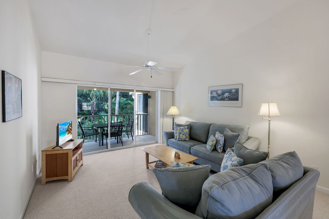 1660 Windy Pines Dr #4, Naples, FL 34112