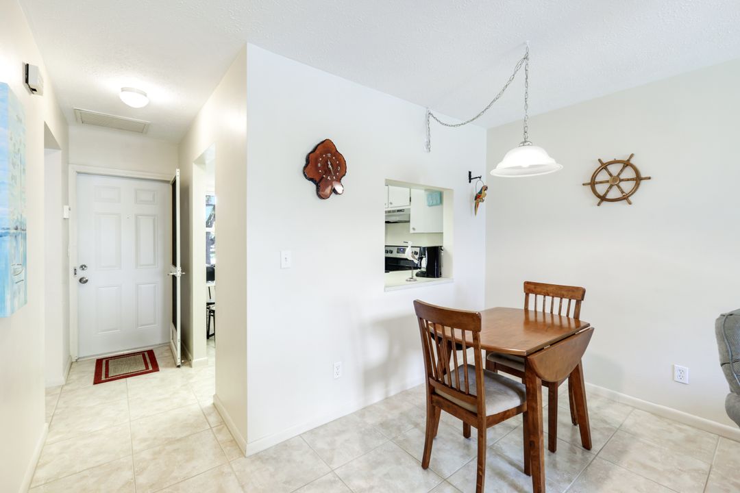 4611 SE 5th Pl #6, Cape Coral, FL 33904