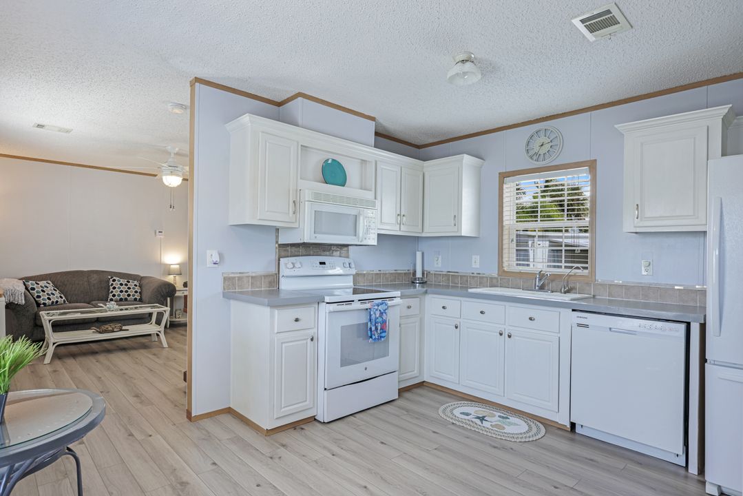 12151 Cypress Dr, Fort Myers, FL 33908