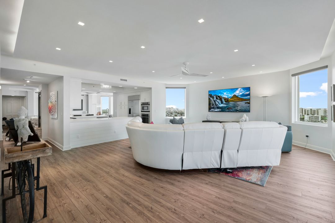 275 Indies Way #1701, Naples, FL 34110