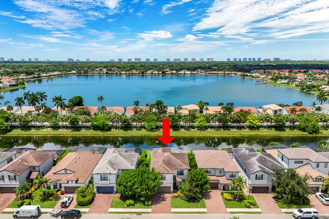 7209 Wilton Dr N, Naples, FL 34109