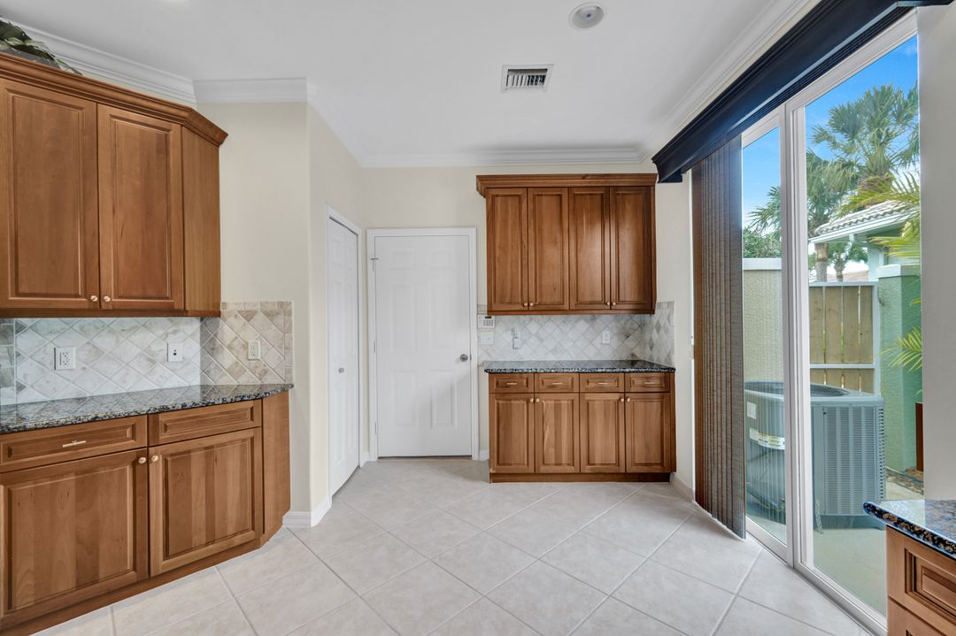 9359 Trieste Dr, Fort Myers, FL 33913