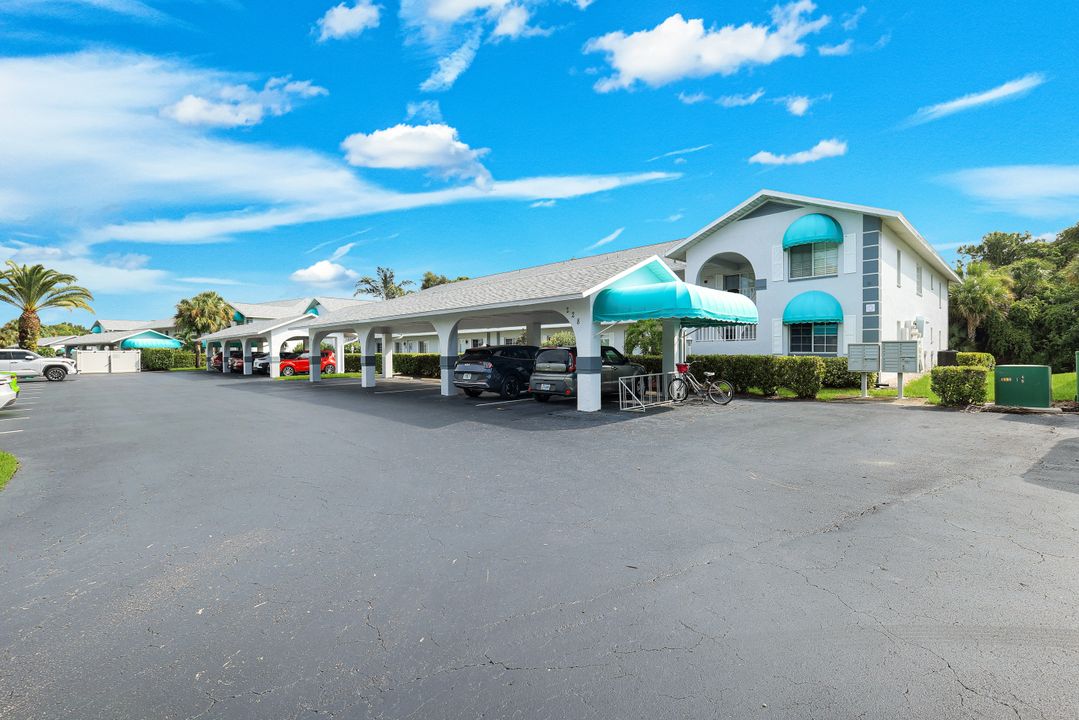 228 Belina Dr #606, Naples, FL 34104