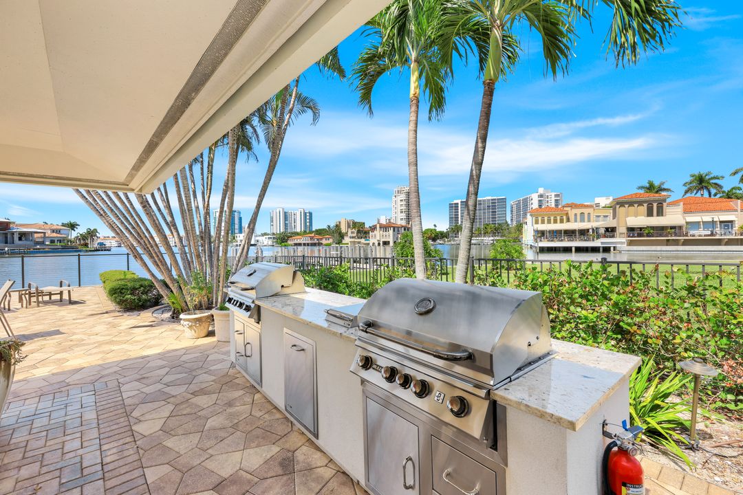 250 Park Shore Dr #601, Naples, FL 34103
