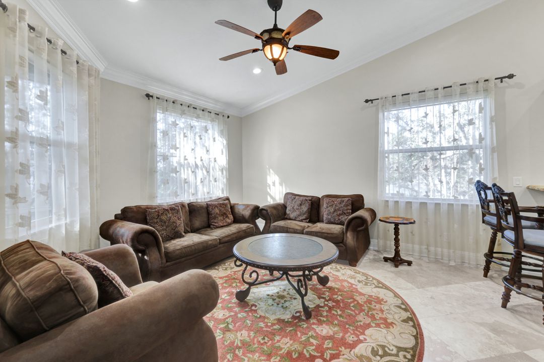 1345 Mariposa Cir #204, Naples, FL 34105