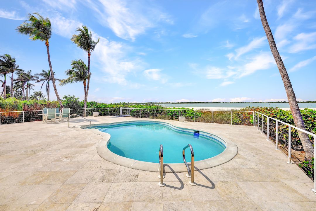 336 Seabreeze Dr, Marco Island, FL 34145