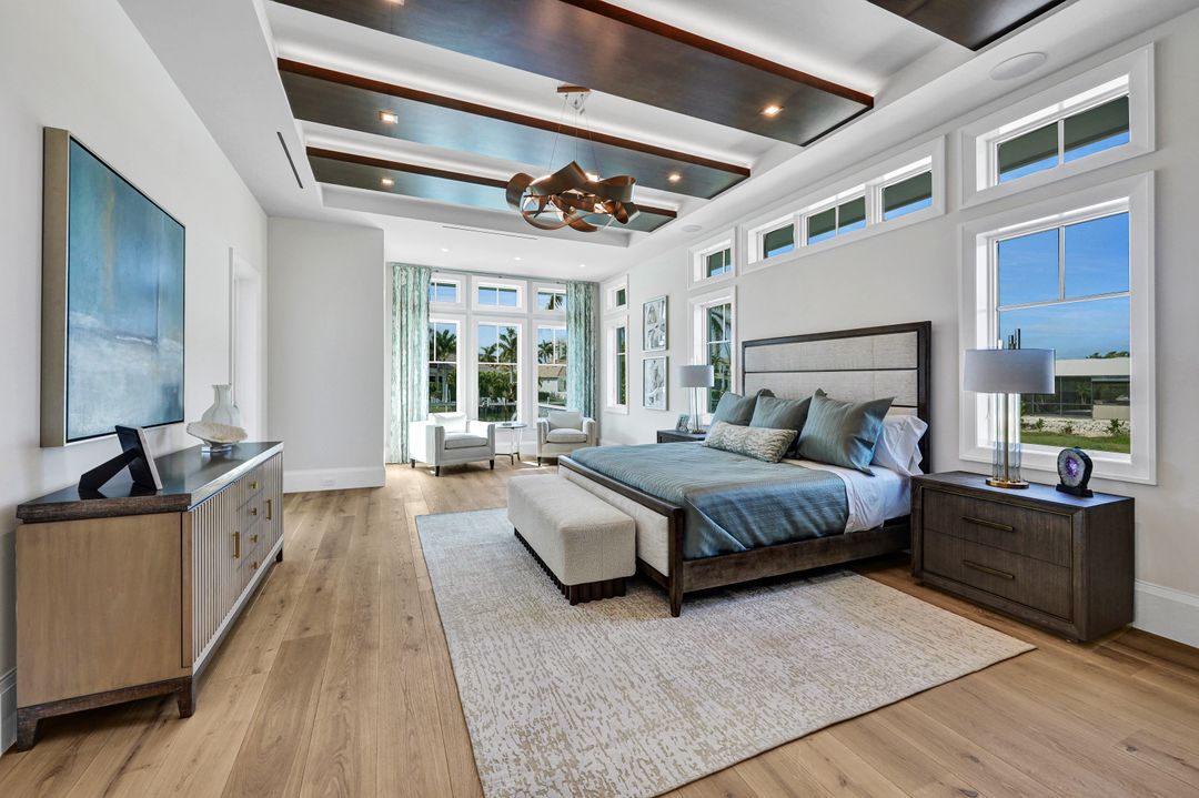 3637 Crayton Rd, Naples, FL 34103