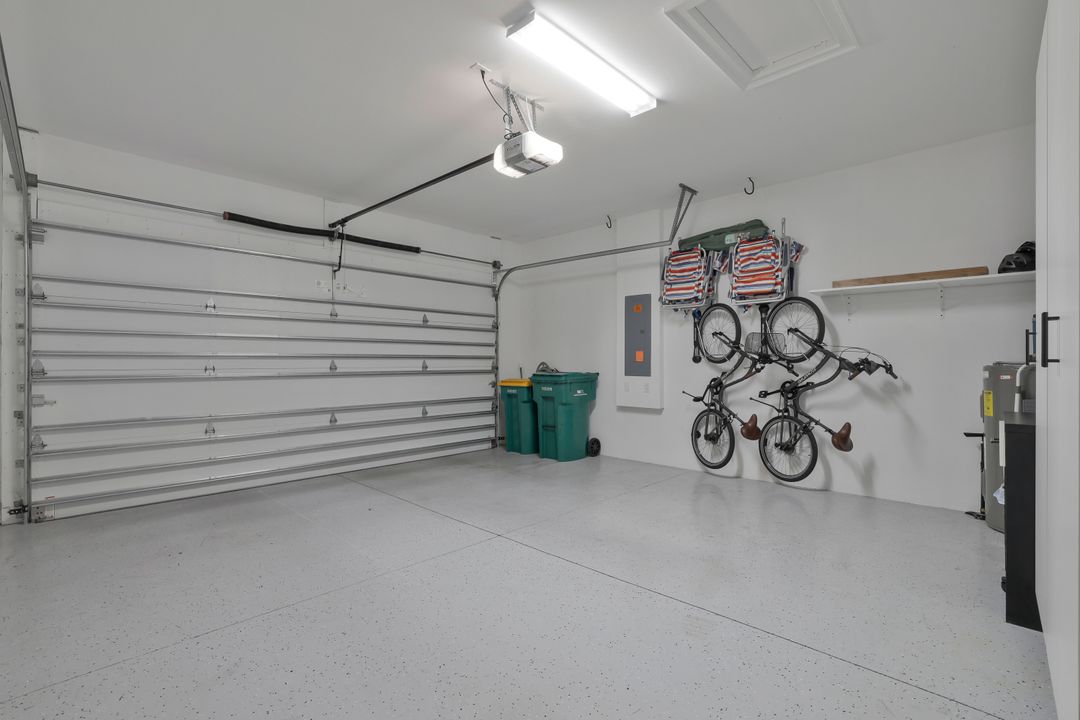 5665 Highbourne Dr, Naples, FL 34113