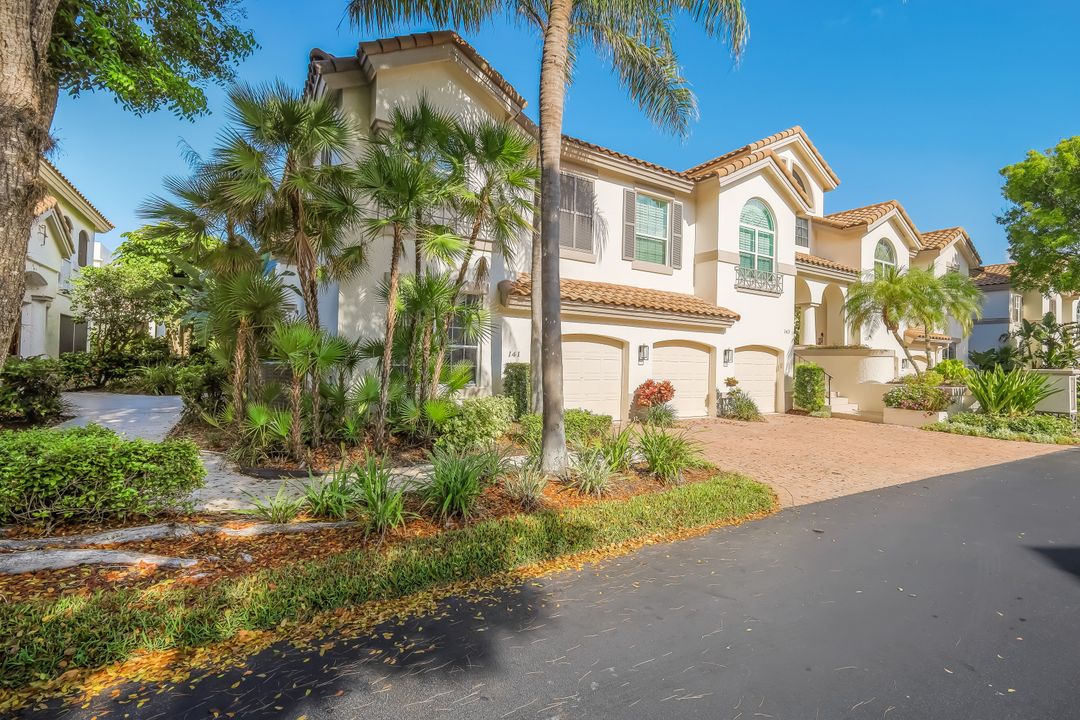 141 Colonade Cir  #141, Naples, FL 34103