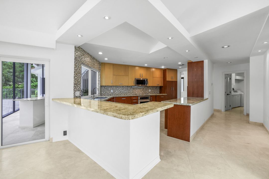 4502 Silver Fox Dr, Naples, FL 34119