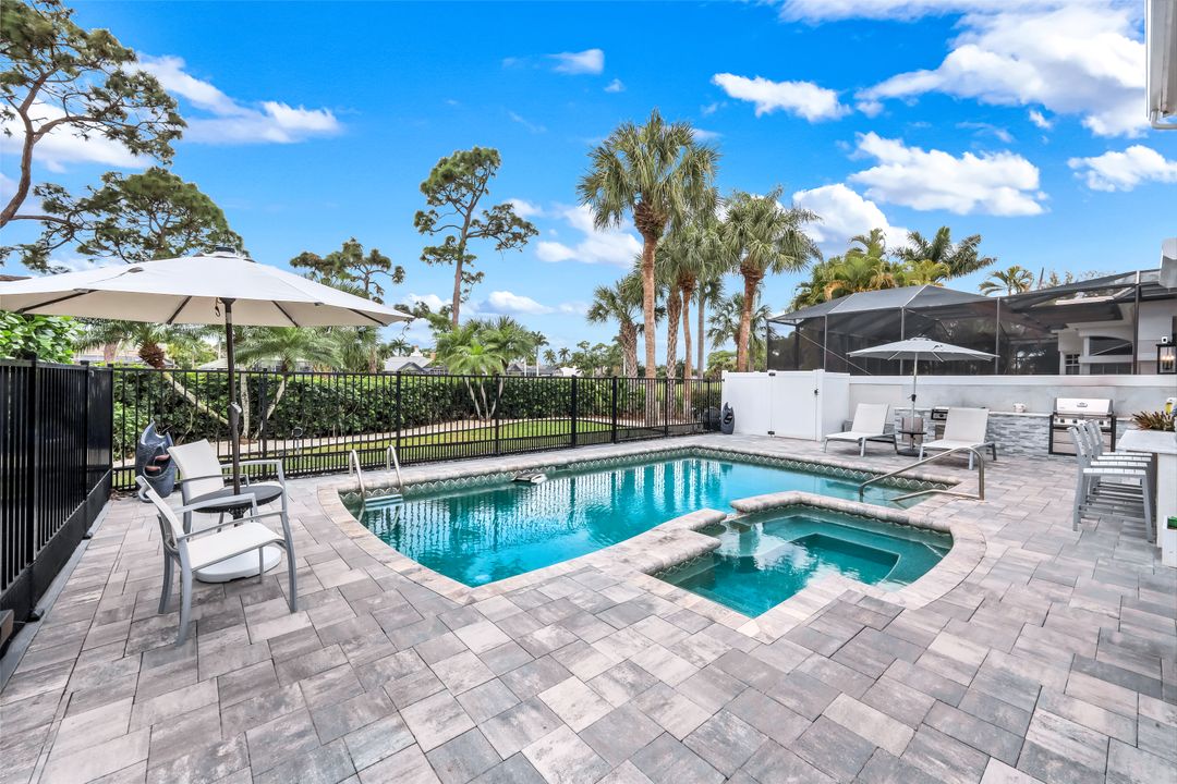15303 Devon Green Ln, Naples, FL 34110