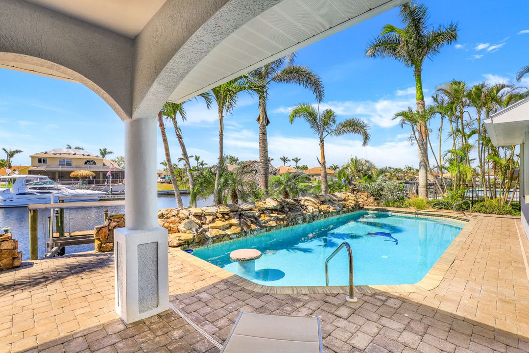 2550 SW 27th Pl, Cape Coral, FL 33914