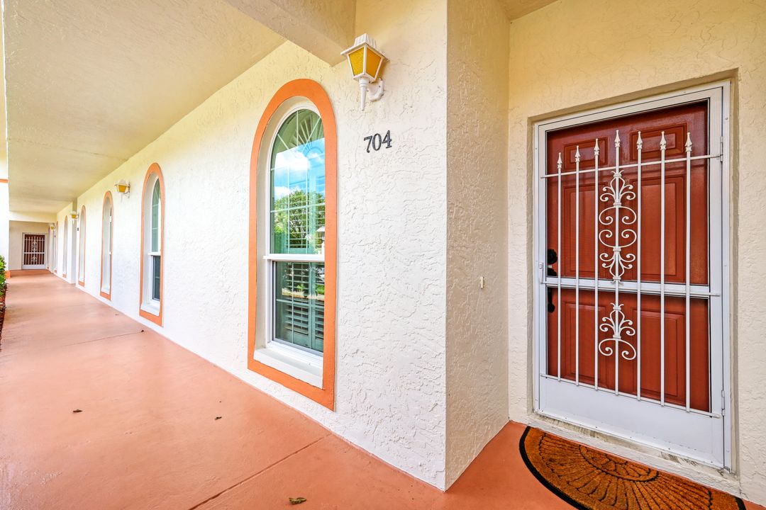 648 Mardel Ct #704, Naples, FL 34104