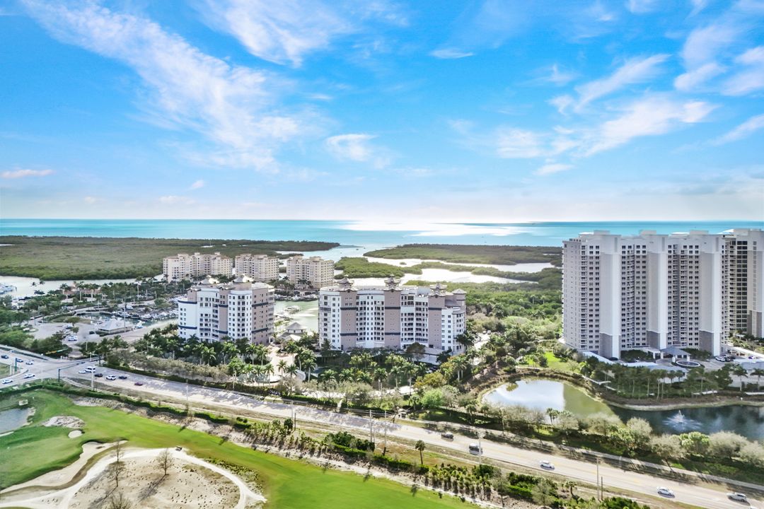 13675 Vanderbilt Dr #210, Naples, FL 34110