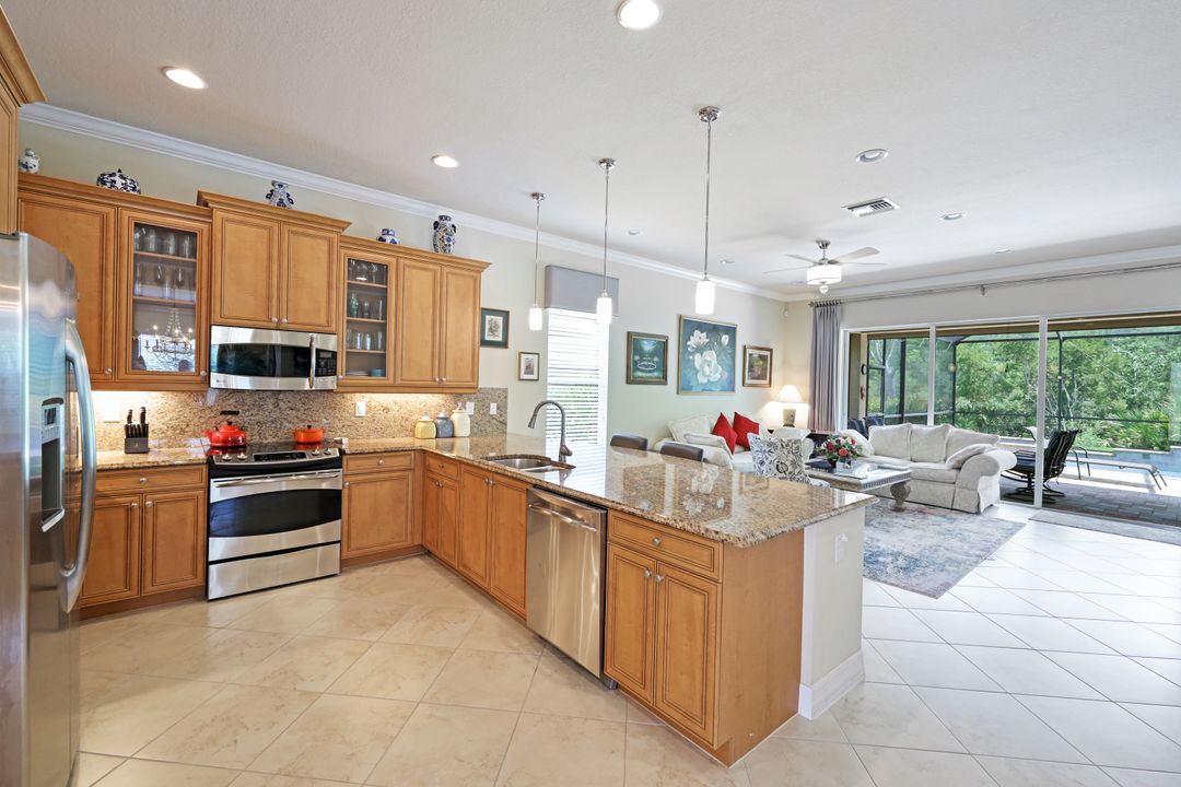 11292 Sparkleberry Dr, Fort Myers, FL 33913