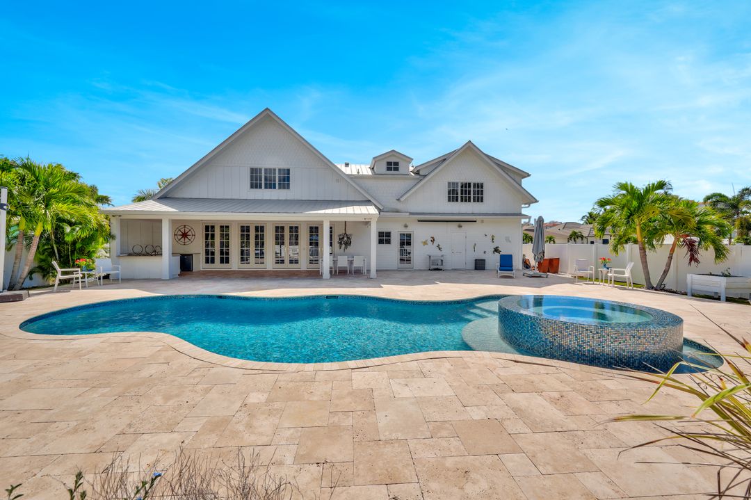 535 93rd Ave N, Naples, FL 34108