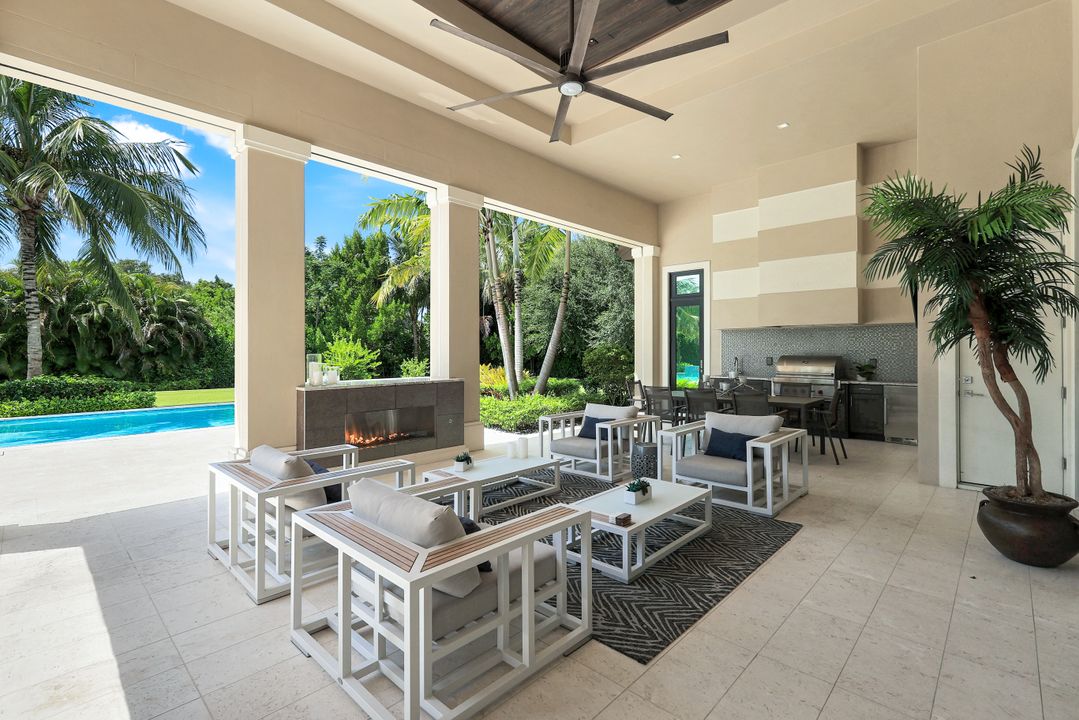 112 Hickory Rd, Naples, FL 34108