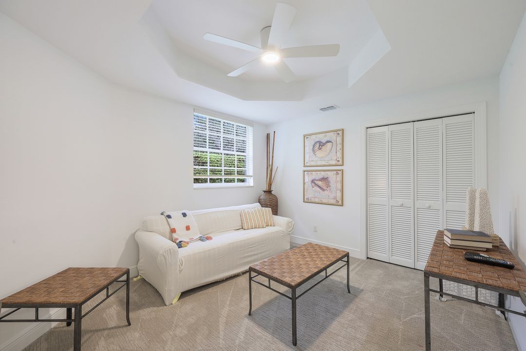 515 Laguna Royale Blvd  #102, Naples, FL 34119