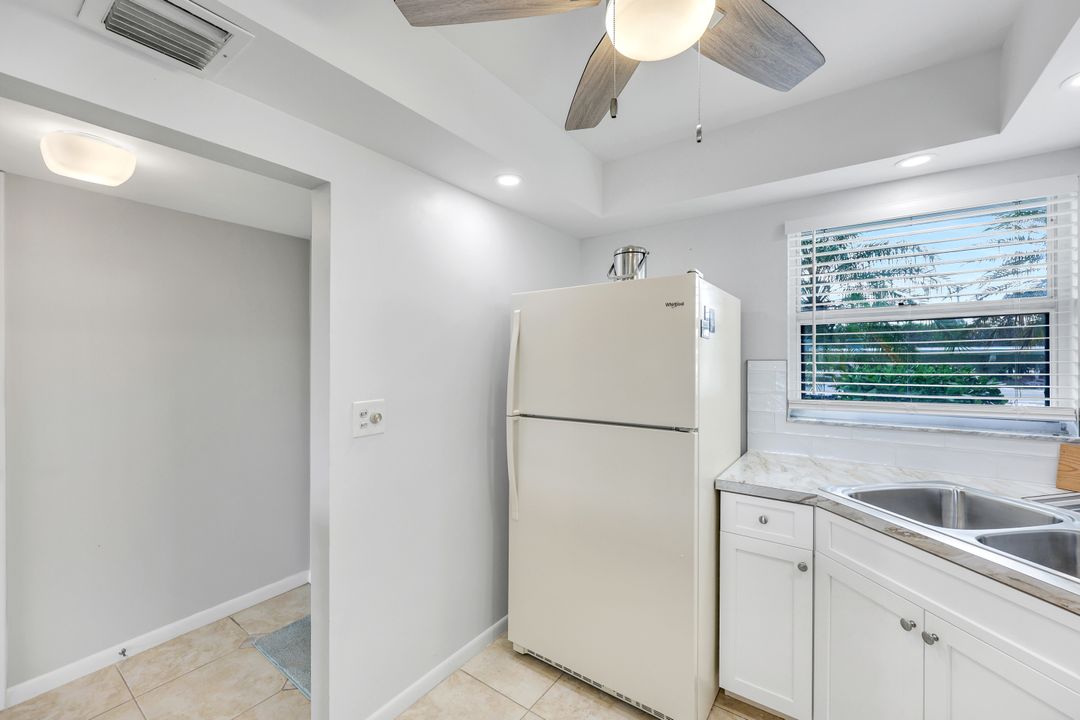 37 High Point Cir E #109, Naples, FL 34103