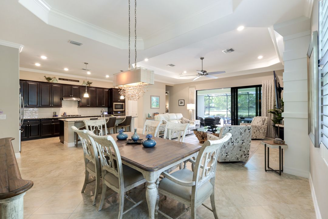 1839 Mustique St, Naples, FL 34120