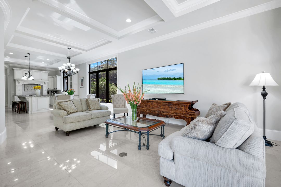 2351 Traditions Ct, Naples, FL 34105