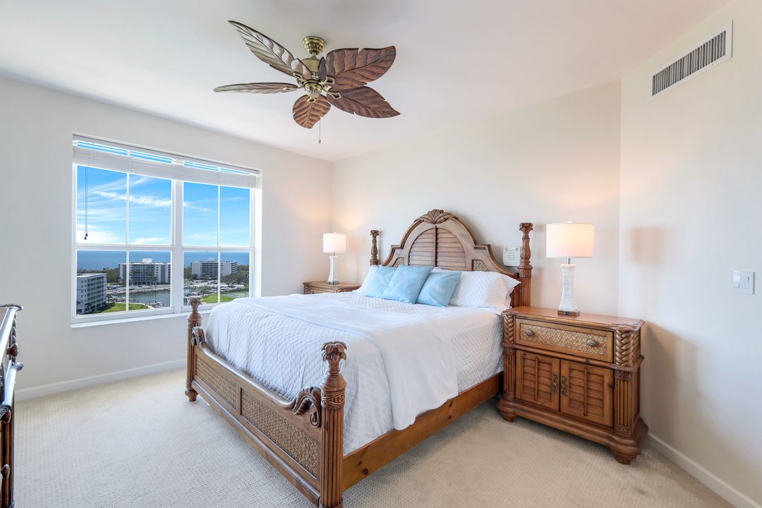 300 Dunes Blvd #PH05, Naples, FL 34110