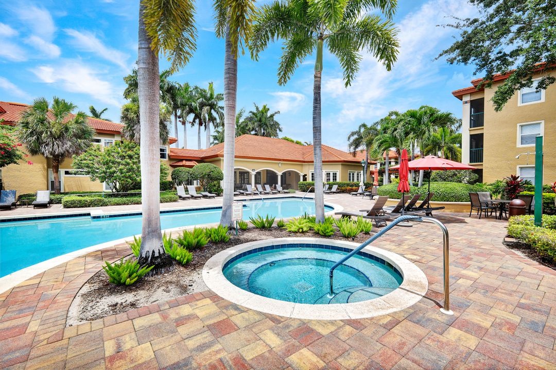8880 Colonnades Ct W #427, Bonita Springs, FL 34135