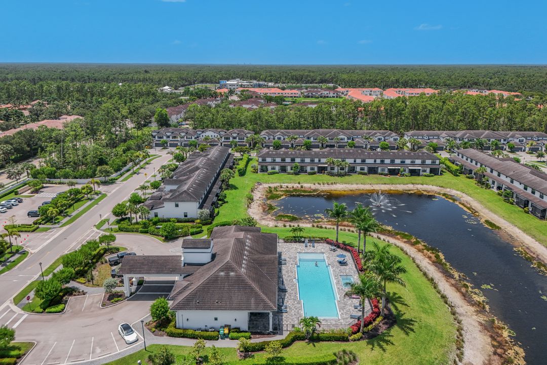 7348 Rockefeller Dr, Naples, FL 34119